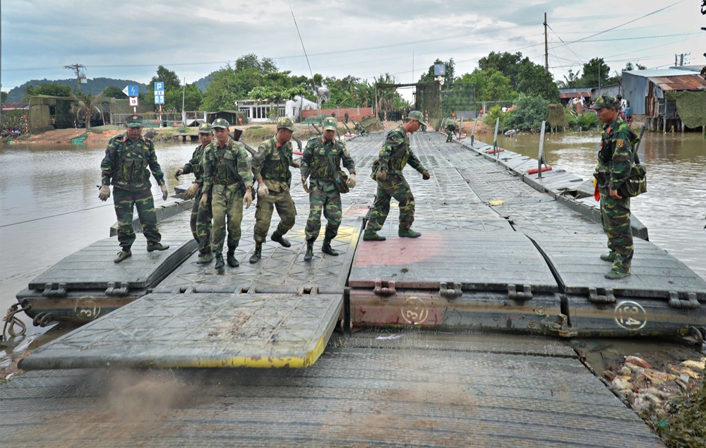 Ổn định vị trí và chuẩn bị thông cầu.